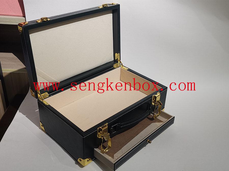 Box Packaging With Bimetal Buckle