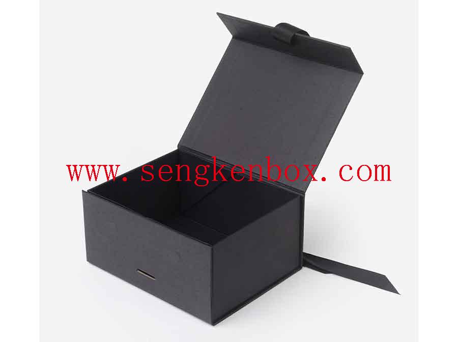 Black Packaging Magnetic Closure Flat Box