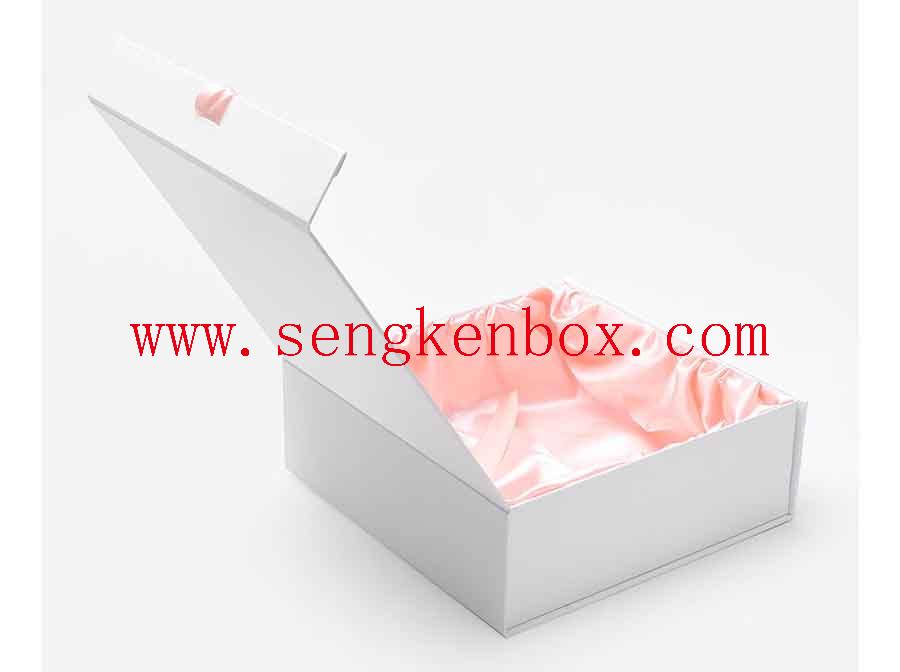 White Magnetic Flat Packing Case