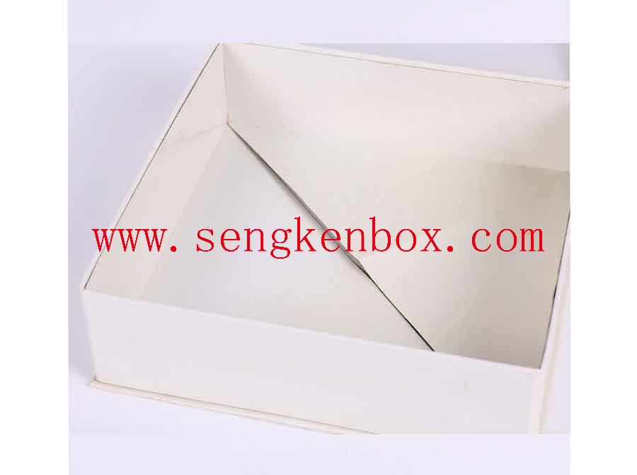 Simple Design Paper Gift Box