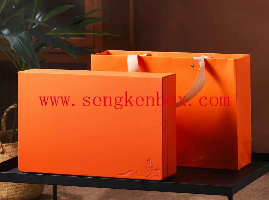 paper box with leather handle