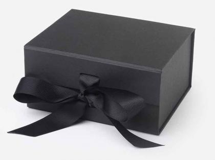 Black Packaging Magnetic Closure Flat Box