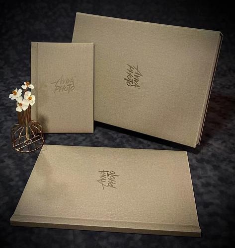 OEM and ODM High-quality exquisite gold photo album with high-end gift box For Sale